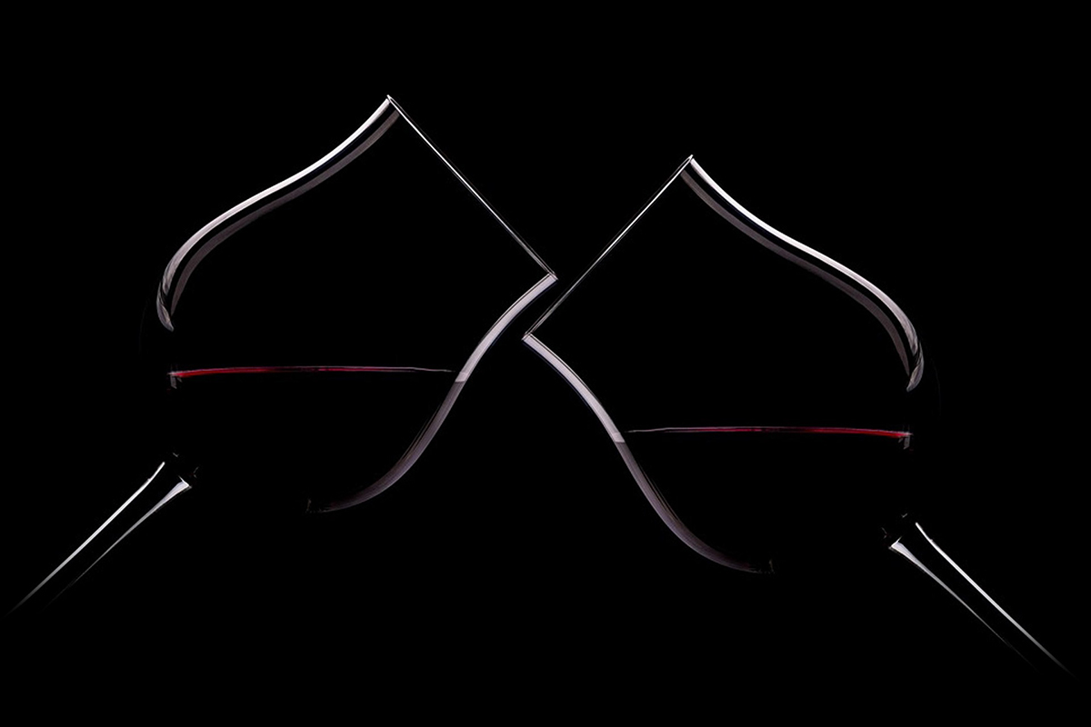 В 2025 году французы пьют вино реже, но считают его «благородным» продуктом