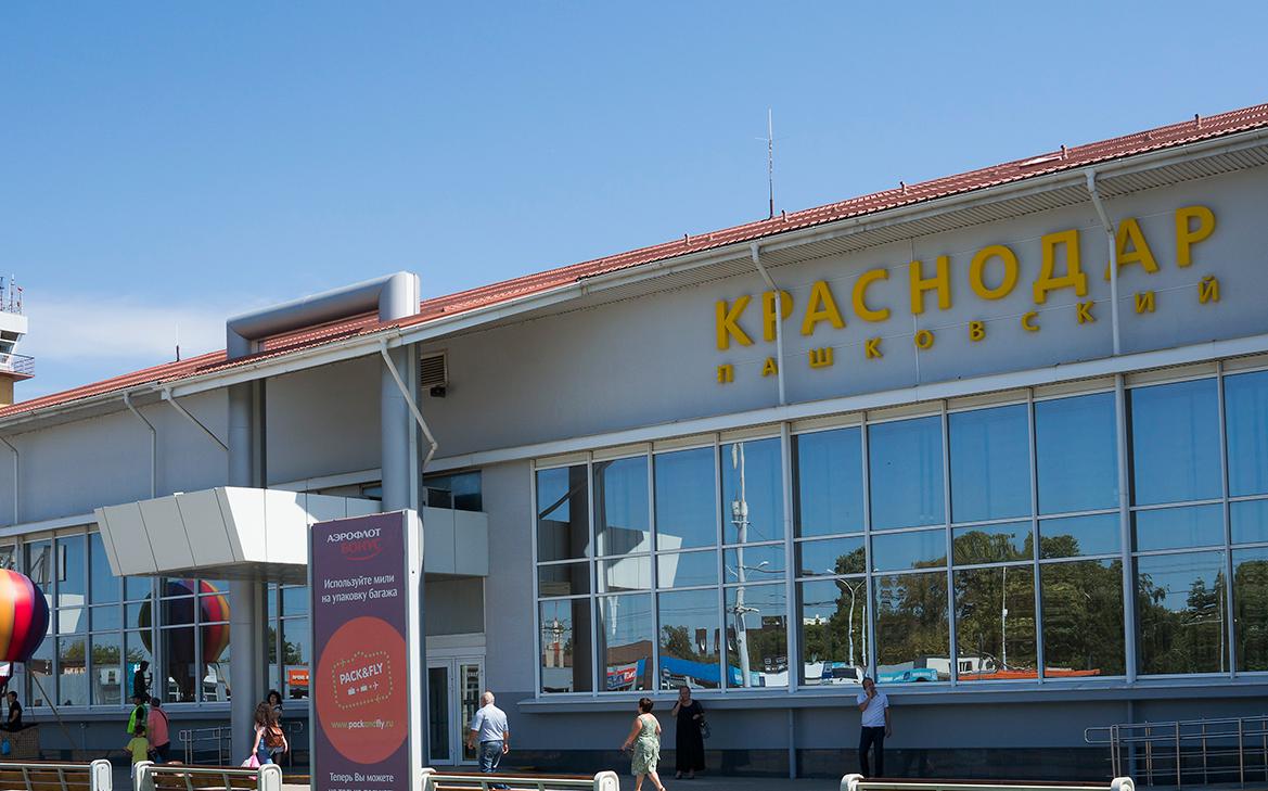Аэропорт Краснодара приостановил прием и отправку рейсов