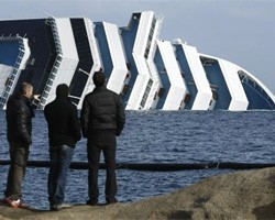 Убытки от крушения итальянского лайнера Costa Concordia оценили в $175 млн