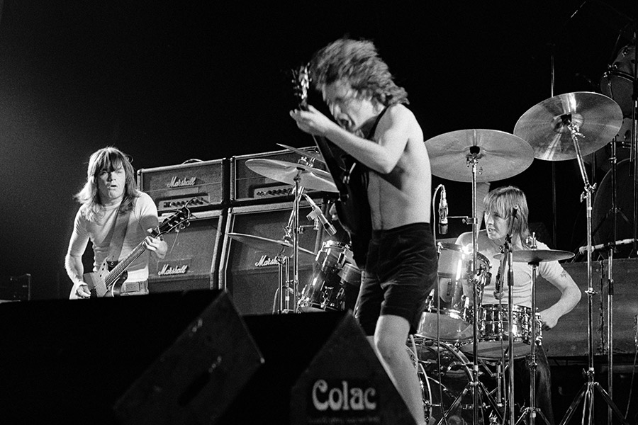 Малькольм Янг во время выступления группы AC/DC в Копенгагене в апреле 1977 года