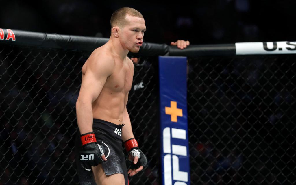 Петр Ян уступил рекордсмену UFC в главном бою турнира в Лас-Вегасе