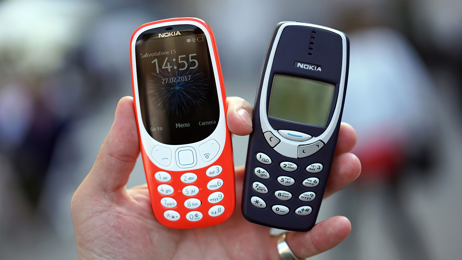 <p>Мобильный телефон Nokia 3310, перевыпущенный в&nbsp;2017 году, с оригинальной версией</p>