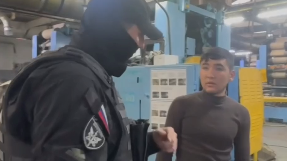 Полиция Петербурга провела рейд на бывшем заводе «Красный треугольник»