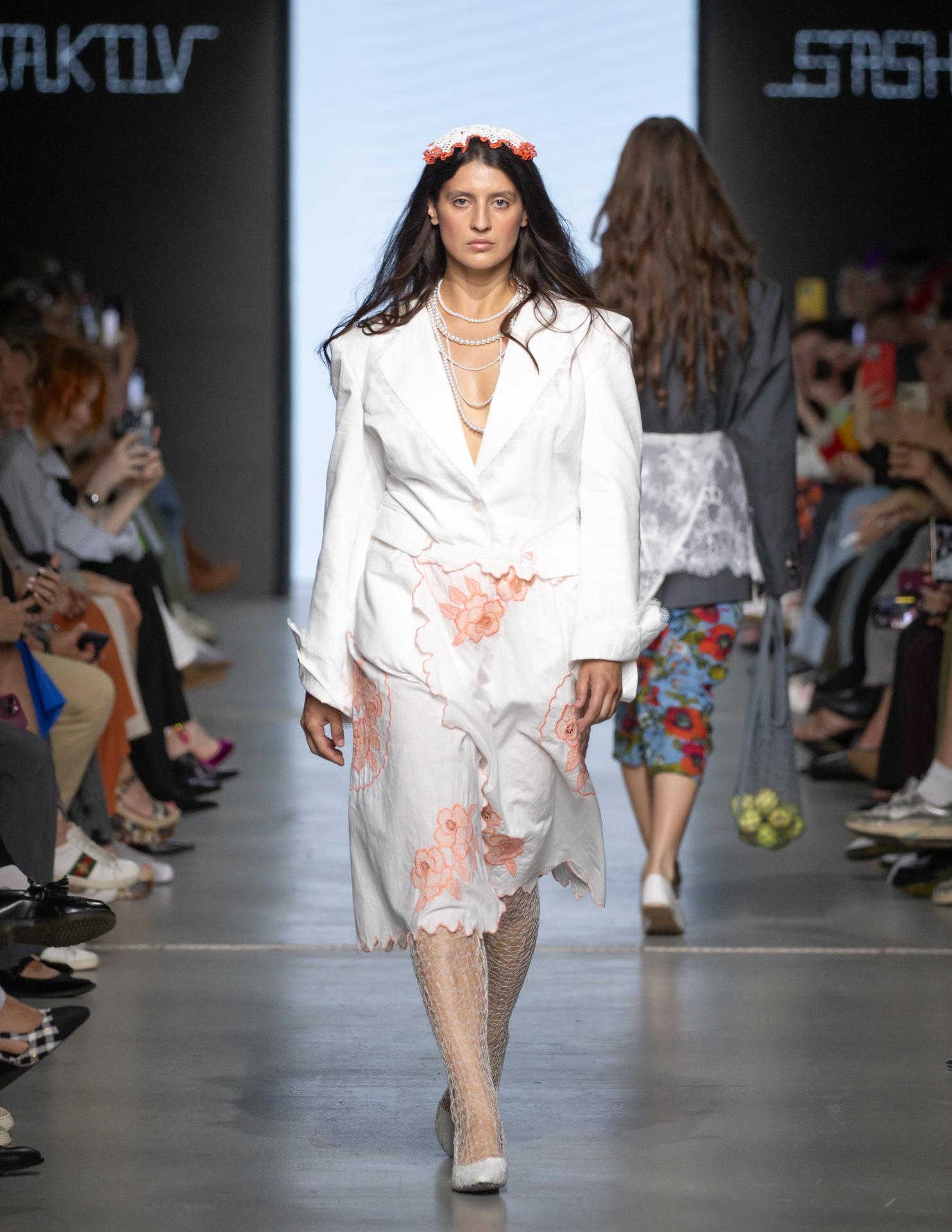 Показ коллекции «Цветут сады в душе» в рамках пятой Московской недели моды