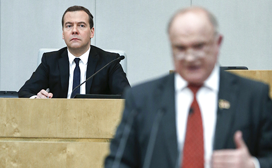Премьер-министр России, лидер партии &laquo;Единая Россия&raquo; Дмитрий Медведев (слева) и&nbsp;глава КПРФ Геннадий Зюганов