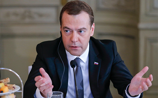 Премьер-министр РФ Дмитрий Медведев на встрече с представителями деловых кругов России и Германии в рамках Мюнхенской конференции по безопасности