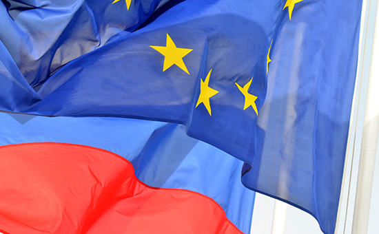 Флаги России и ЕС


