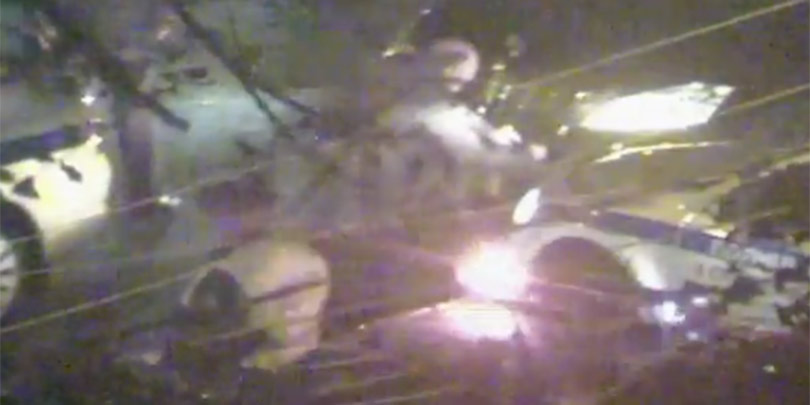 Появилось видео скручивания номеров АМР со сбившего полицейского Mercedes