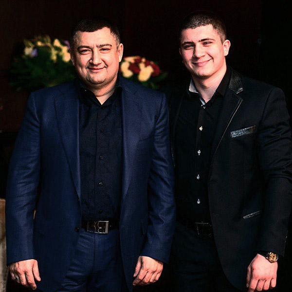 Сын Дмитрий Ишаев и внук Игорь Ишаев (справа)
