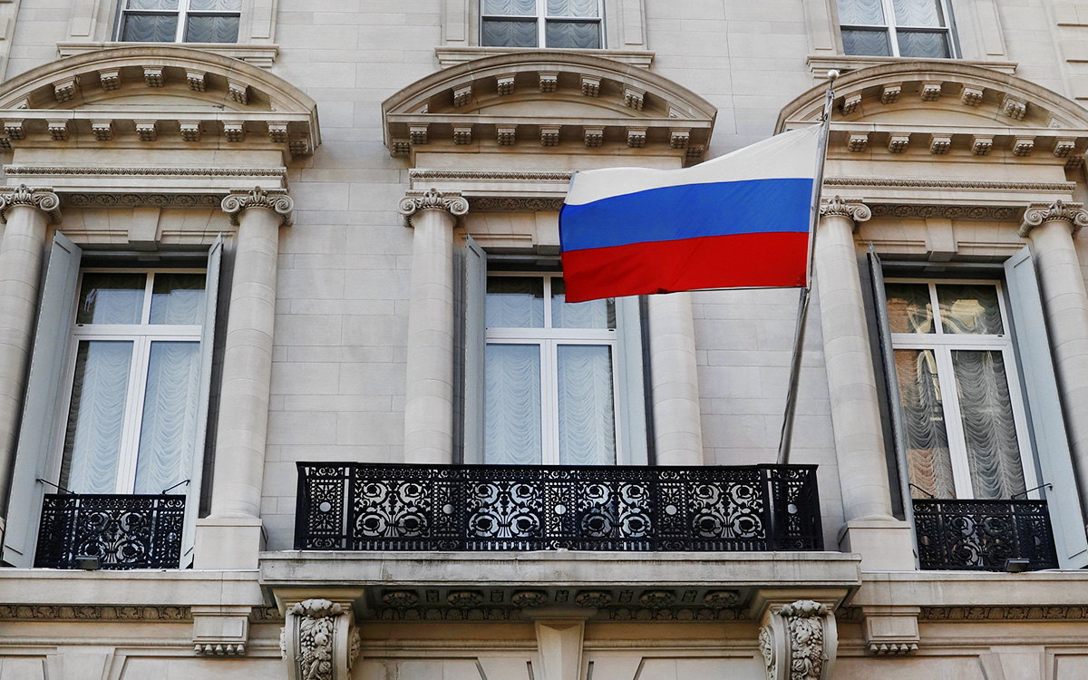 Посол Антонов заявил о закрытии счетов российских консульств в США"/>













