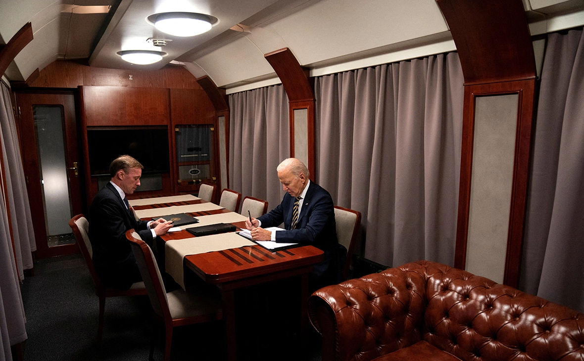 Evan Vucci / Reuters