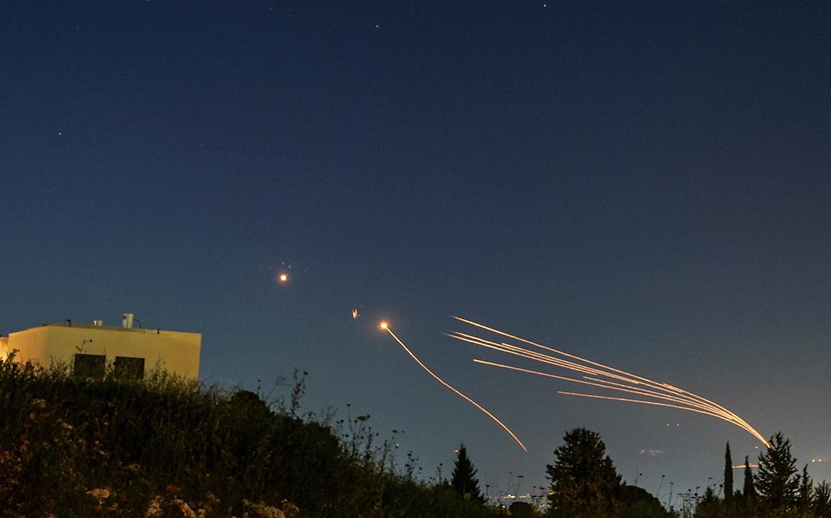 По Израилю со стороны Ливана выпустили десятки ракет