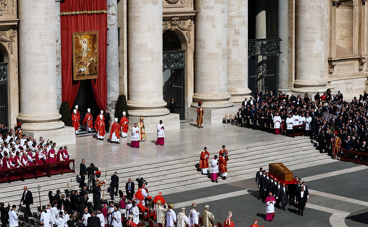 Kai Pfaffenbach / Reuters