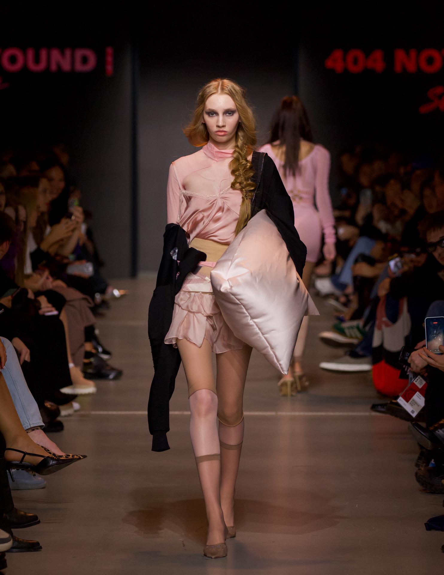 Показ 404 Not Found