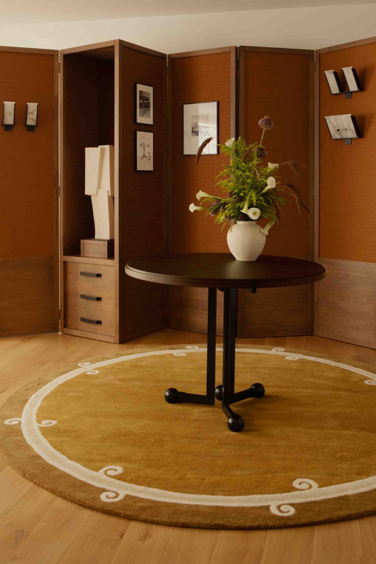 Стол Onde, дизайн Biehler-Graveleine по эскизу Пьера Шаро, для галереи MCDE