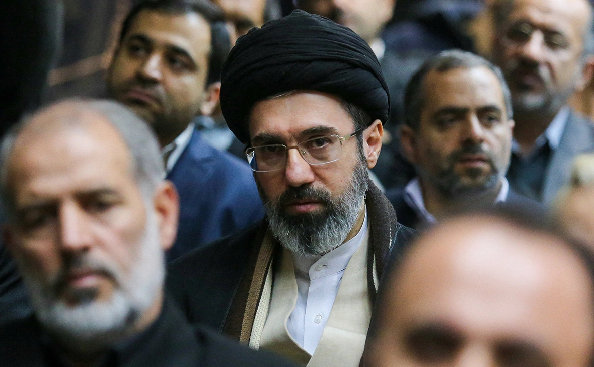 Amir Kholousi / Reuters