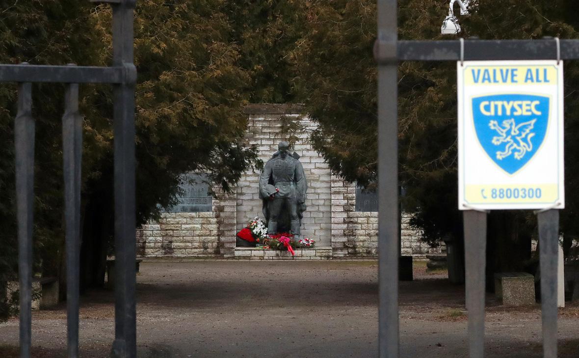 Памятник Воину-освободителю Таллина («Бронзовый солдат»)