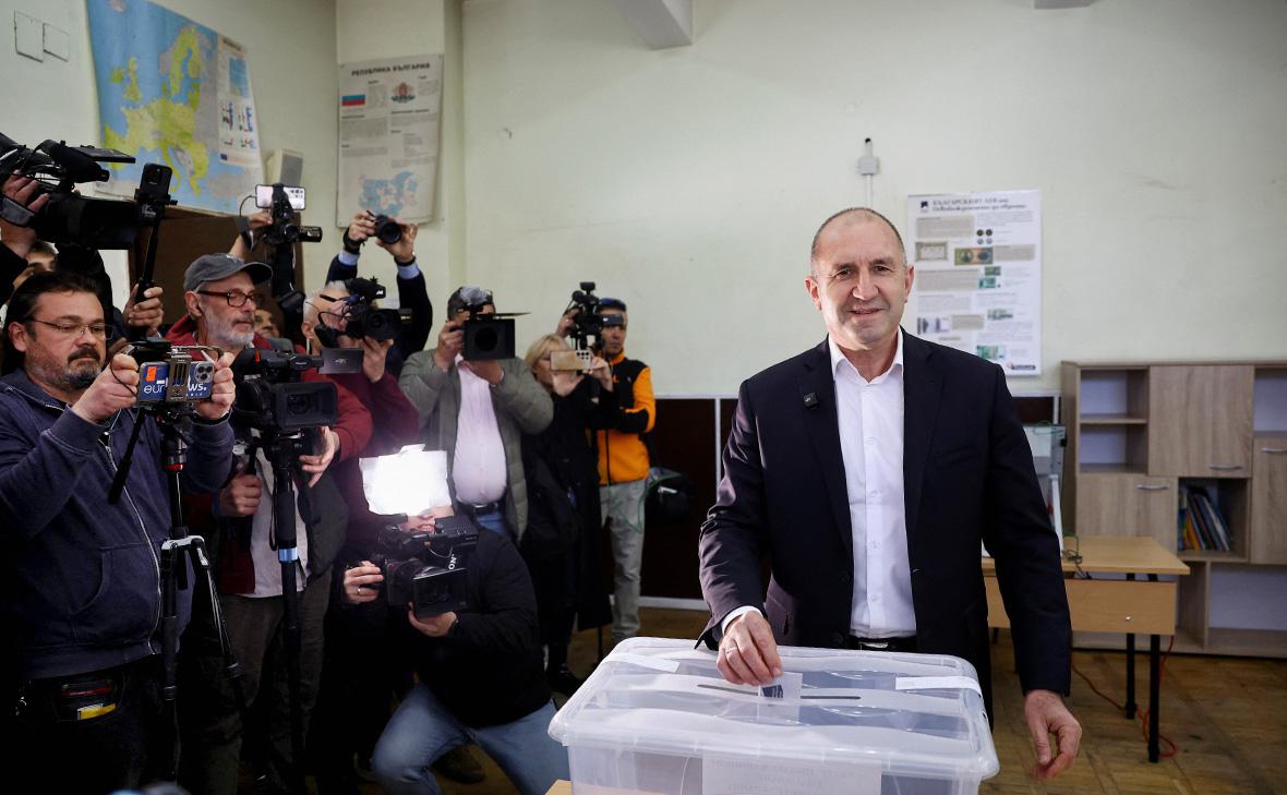 Желавший сотрудничать с Россией Радев стал лидером на выборах в Болгарии