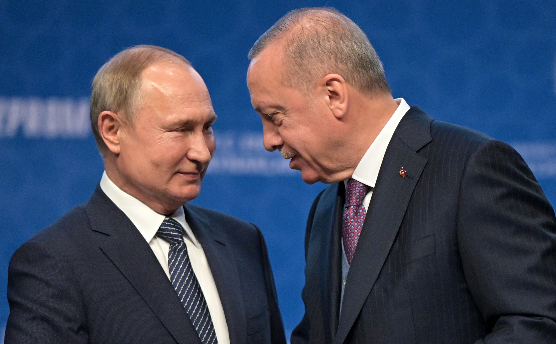 Владимир Путин (слева) и Реджеп Эрдоган (справа)