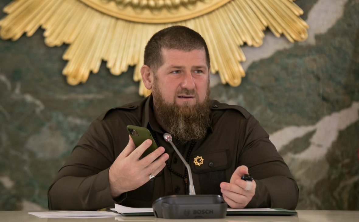 Кадыров потребовал уволить жаловавшихся на нехватку масок медиков — РБК