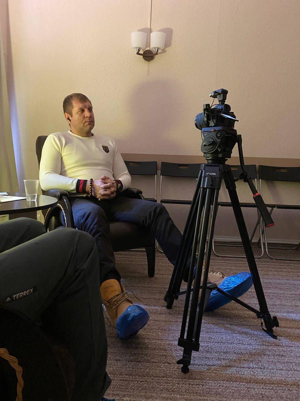 Бэкстейдж со съемок документального фильма «Емельяненко»