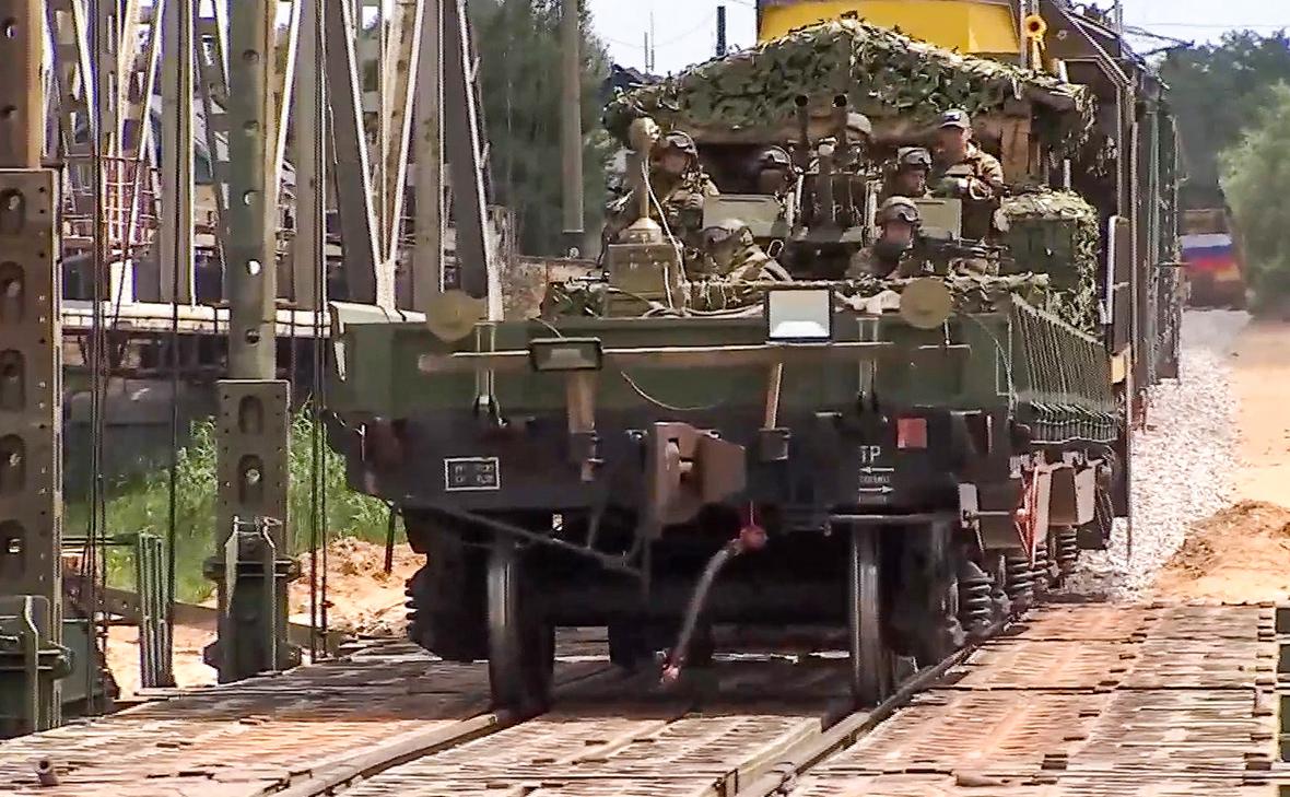 Российские бронепоезда отразили атаки диверсантов в зоне военной операции