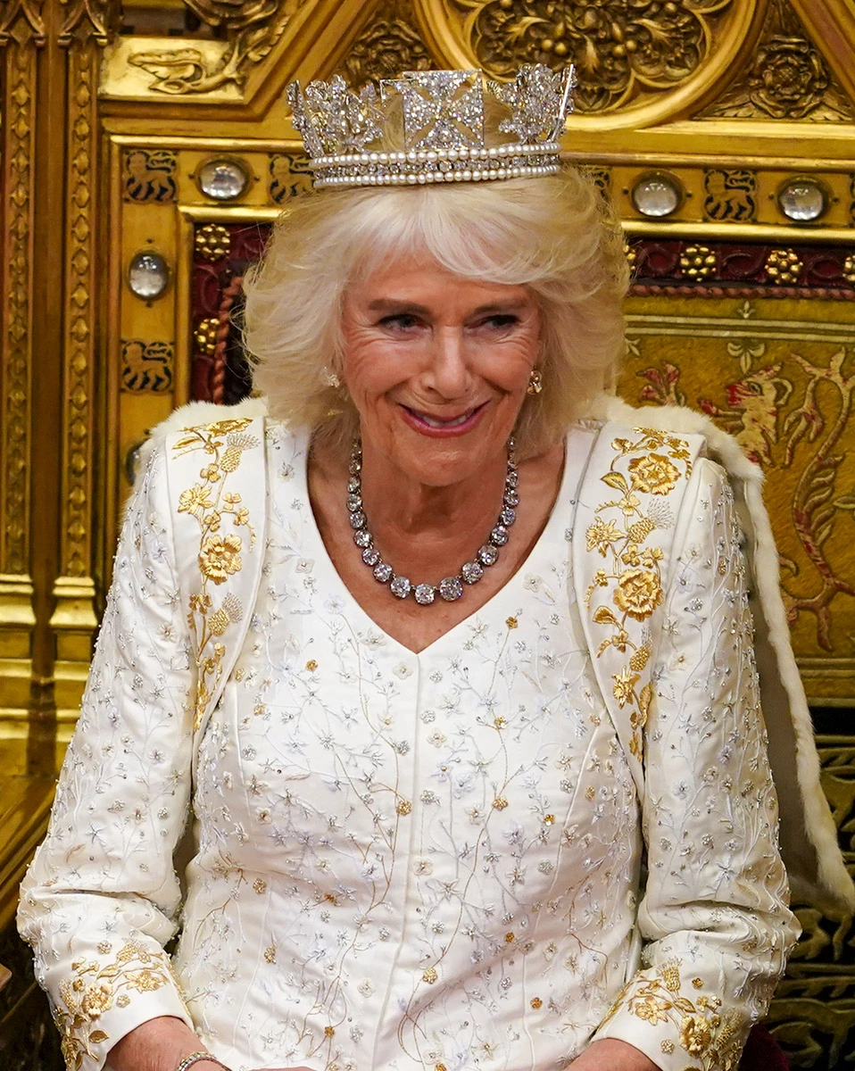 <p>Королева Камилла в диадеме Георга IV на церемонии открытия парламента в Вестминстерском дворце, 7 ноября 2023 года</p>