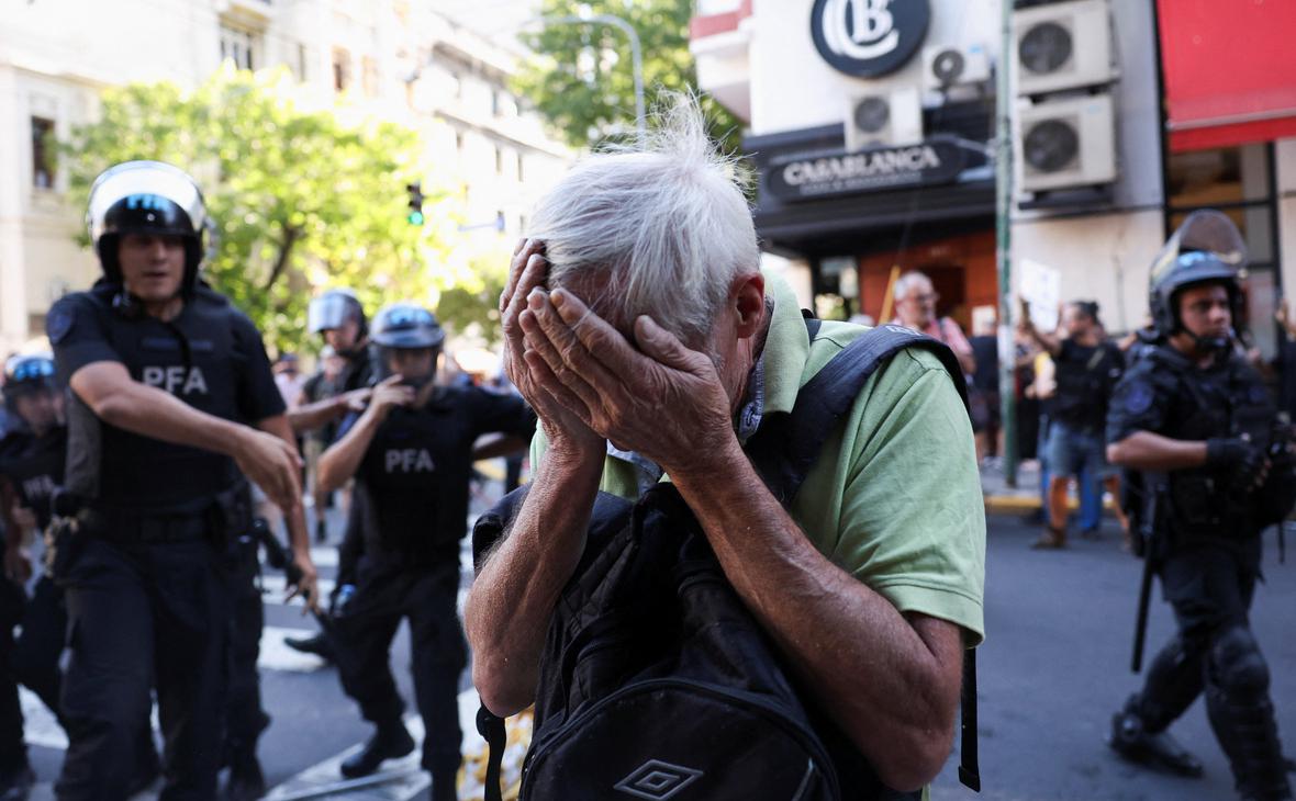 На акции протеста в Буэнос-Айресе задержали 150 человек