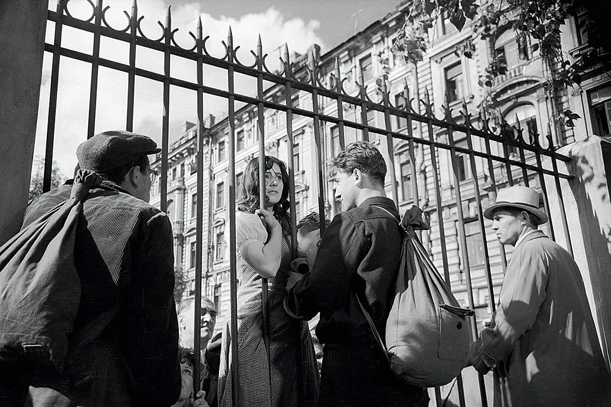 Кадр из фильма «Летят журавли», режиссер Михаил Калатозов,1957 год
