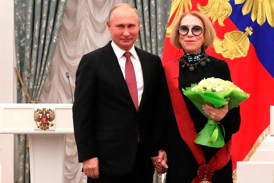 Владимир Путин награждает Инну Чурикову орденом &laquo;За заслуги перед Отечеством&raquo; I&nbsp;степени, Москва, 2018 год
&nbsp;