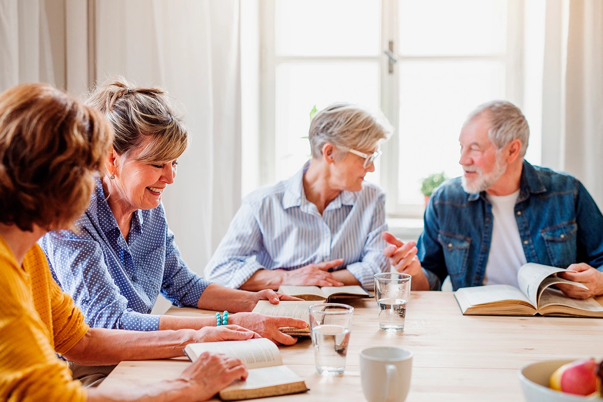 С какими проблемами сталкиваются пожилые и как можно их решить