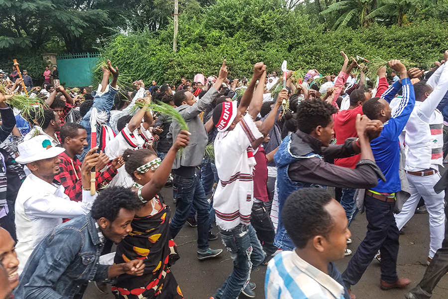 2 октября 2016 года более 50 человек погибли в&nbsp;давке и&nbsp;столкновениях с&nbsp;полицией во&nbsp;время религиозного праздника в&nbsp;Эфиопии. Некоторые участники мероприятия начали выкрикивать антиправительственные лозунги и&nbsp;закидывать стражей порядка&nbsp;камнями, на&nbsp;что&nbsp;полицейские ответили слезоточивым газом и&nbsp;выстрелами в&nbsp;воздух. После этого в&nbsp;толпе началась паника и&nbsp;давка.
