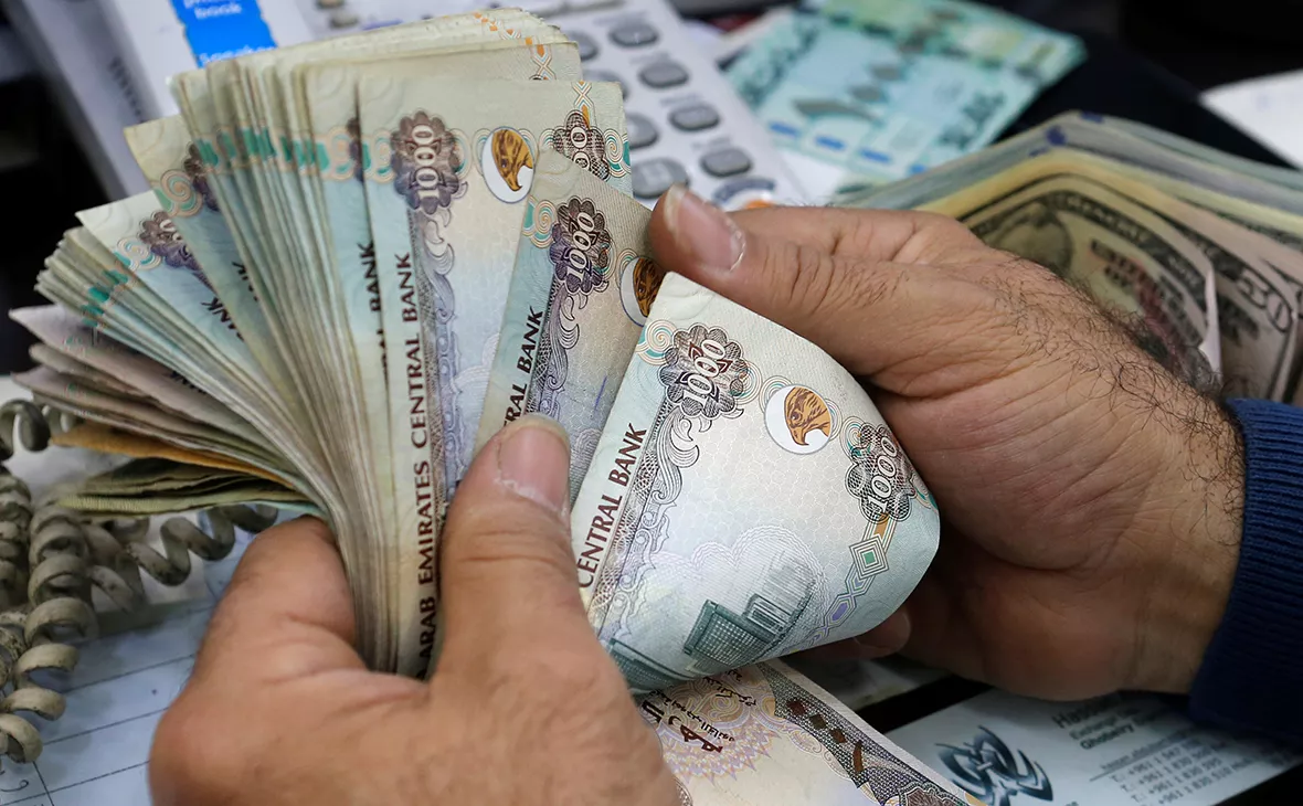 Mohamed Azakir / Reuters