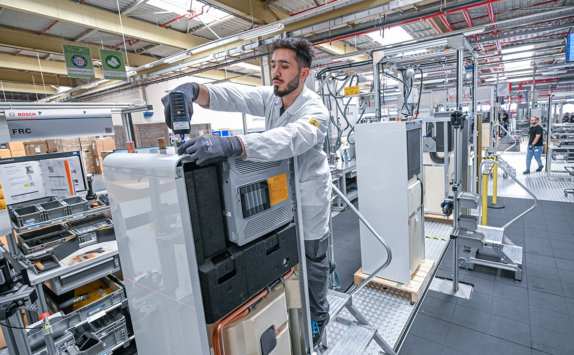 Sascha Schuermann / Getty Images