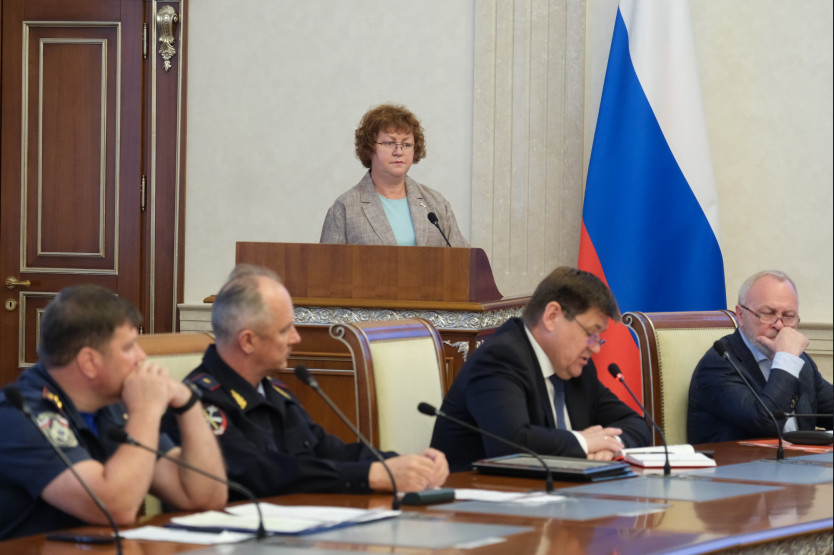 Министр труда и соцразвития региона Елена Бахарева