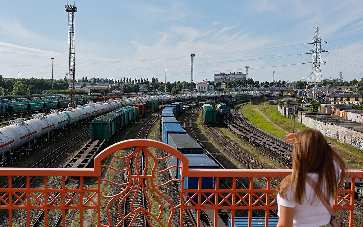 Алиханов заявил о снятии 80% ограничений по транзиту в Калининград