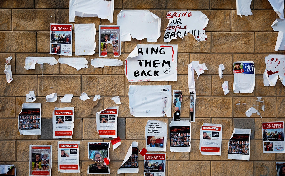 Shir Torem / Reuters