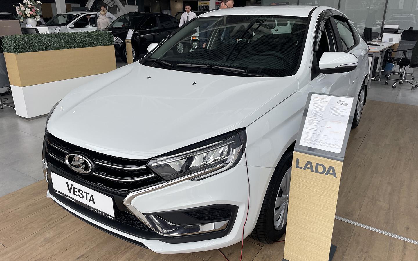 Новое поколение Lada Vesta за год стало дороже в среднем на ₽200 тыс.