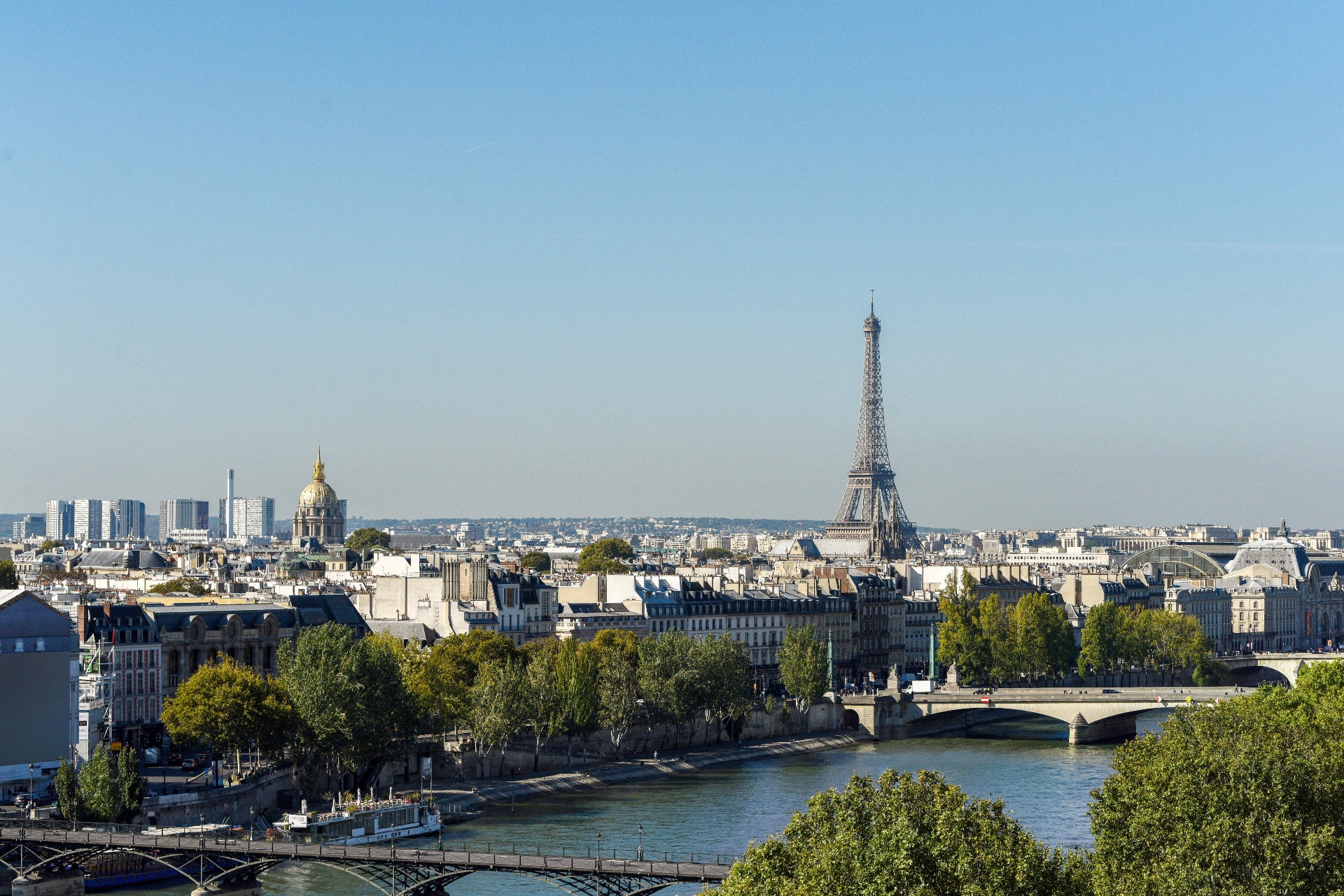 Из отеля открываются панорамные виды на Париж