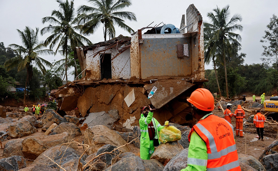 Francis Mascarenhas / Reuters
