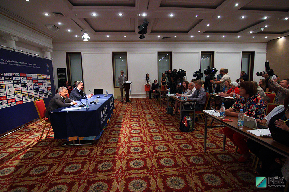 Р.Минниханов и В.Мутко провели пресс-конференцию перед водным чемпионатом