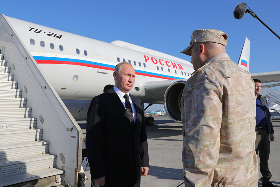 Президент России Владимир Путин прибыл на российскую авиабазу Хмеймим, где отдал приказ о выводе частей группировки российских войск
