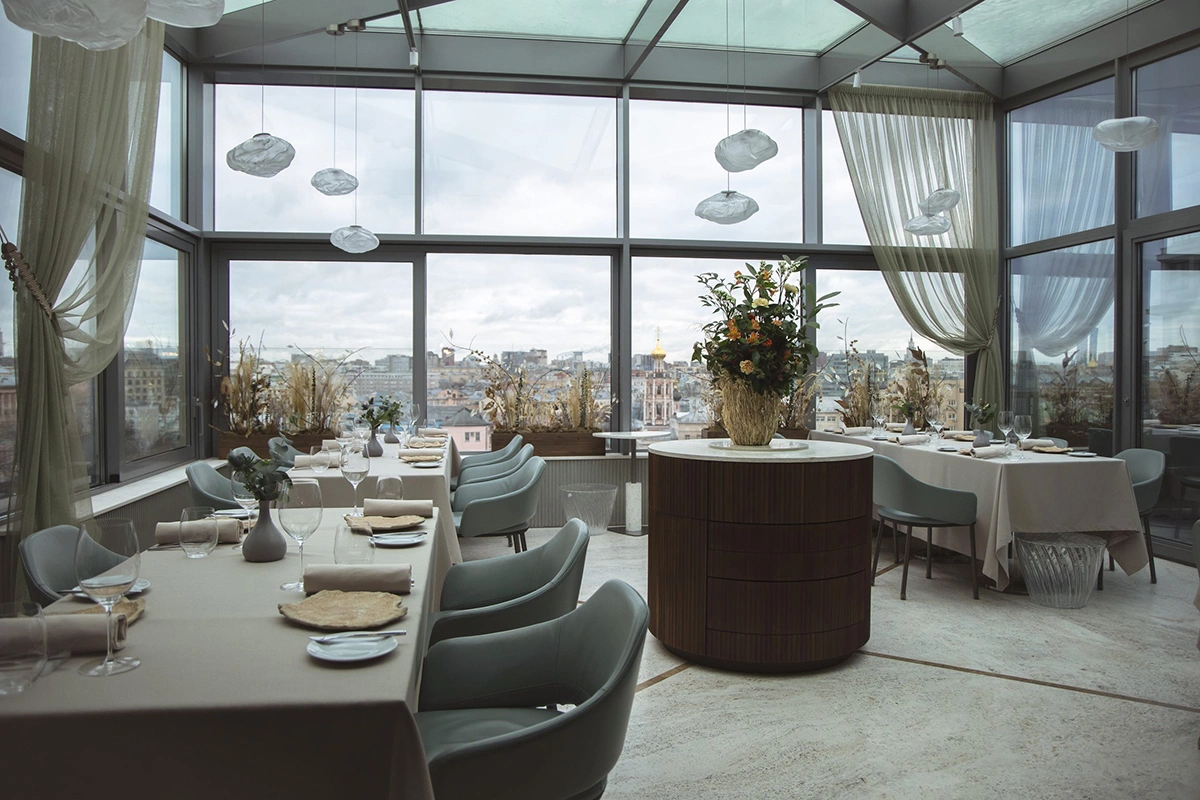 Сомелье Виталий Музыченко был тем, кто в 2017 году создал первую винную карту ресторана Twins Garden