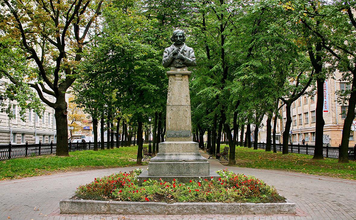 Памятник Н. В. Гоголю в Харькове