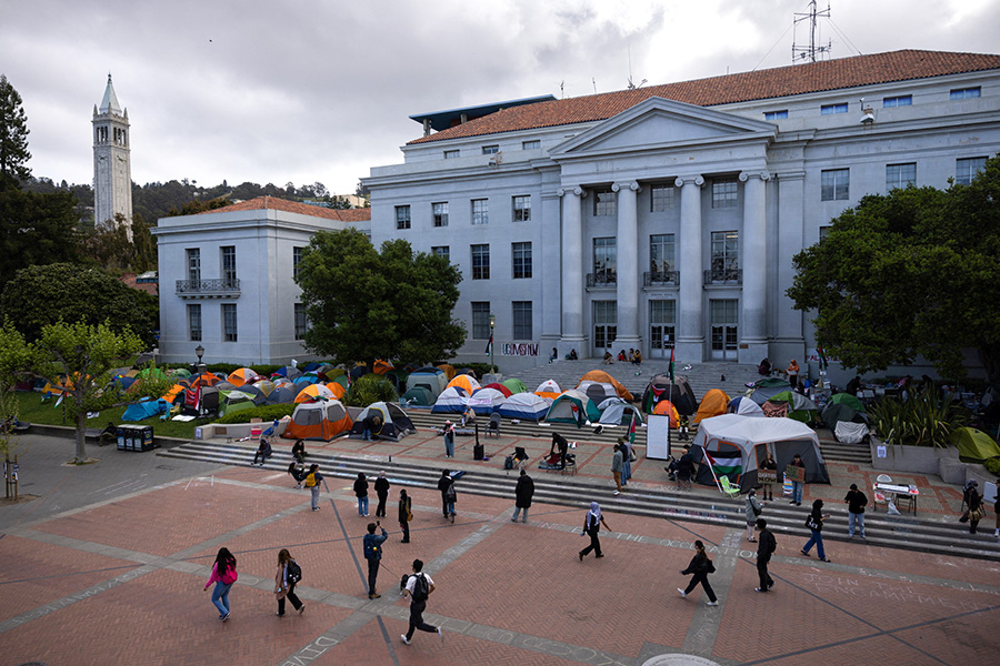 Палаточный городок протестующих в кампусе Калифорнийского университета в Беркли, 25 апреля 2024 года