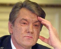 В.Ющенко подписал закон о сокращении армии и срока службы