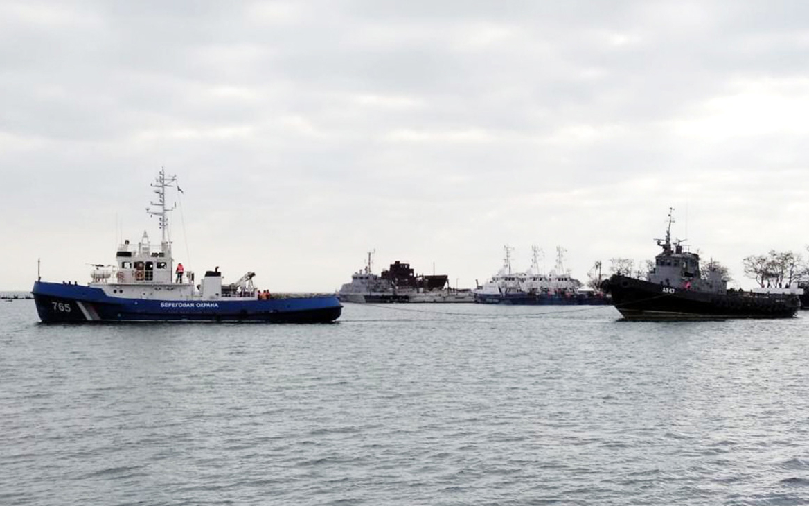Россия передала Украине задержанные в районе Керченского пролива корабли