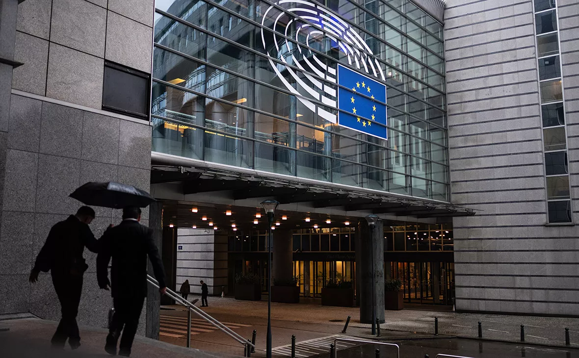 Leon Neal / Getty Images