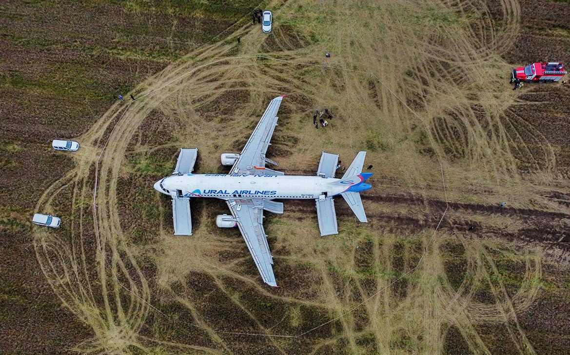 Эксперты усомнились в идее разогнать севший в поле Airbus по льду