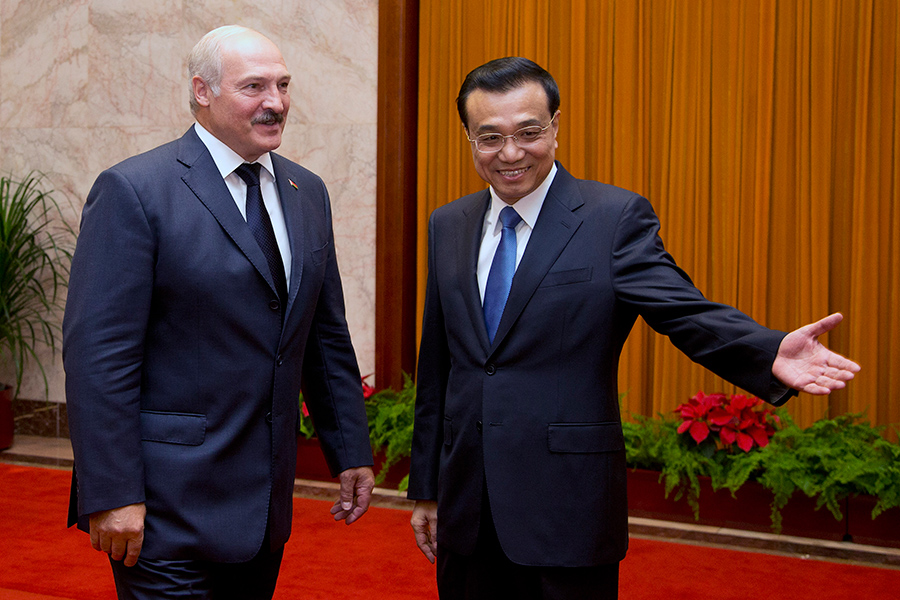 С президентом Белоруссии Александром Лукашенко в Пекине в июле 2013 года